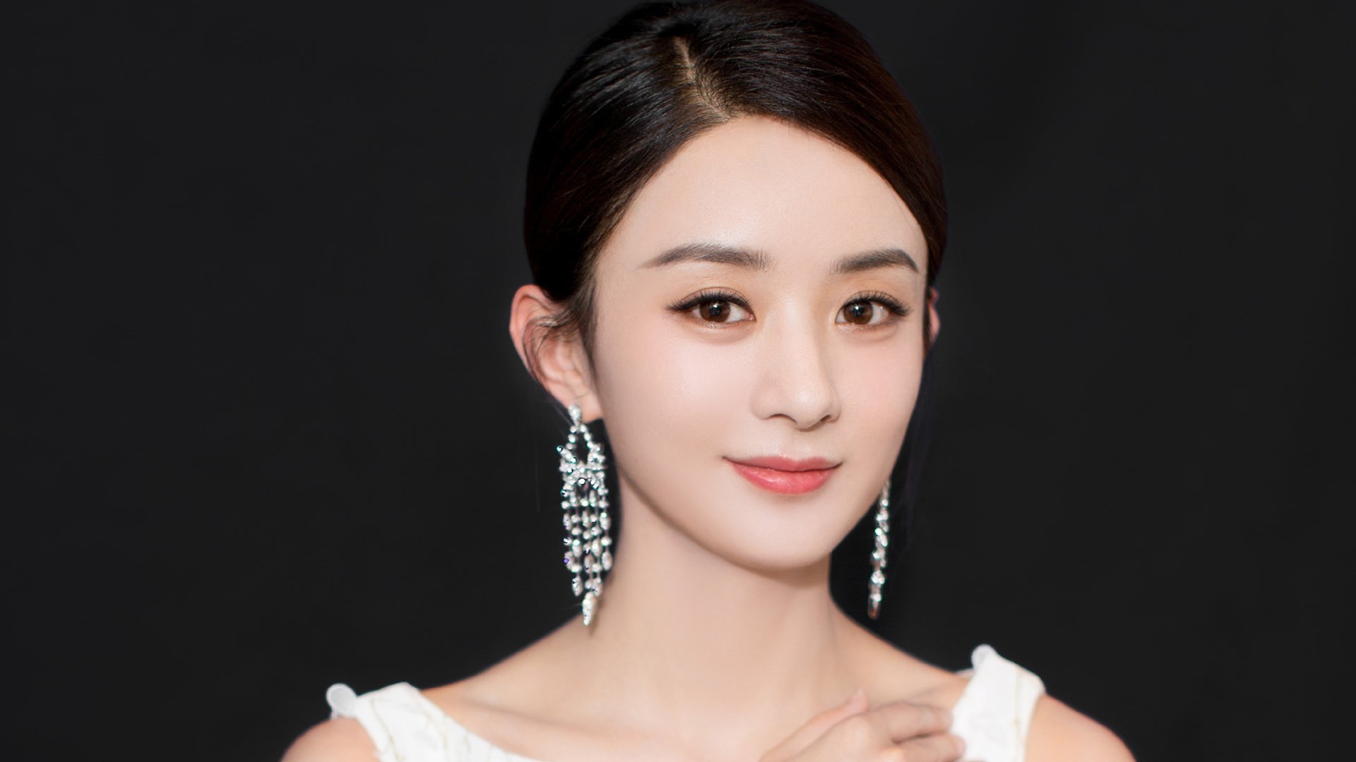 国际足坛快报巴萨新援首秀即建功,巴萨引援计划