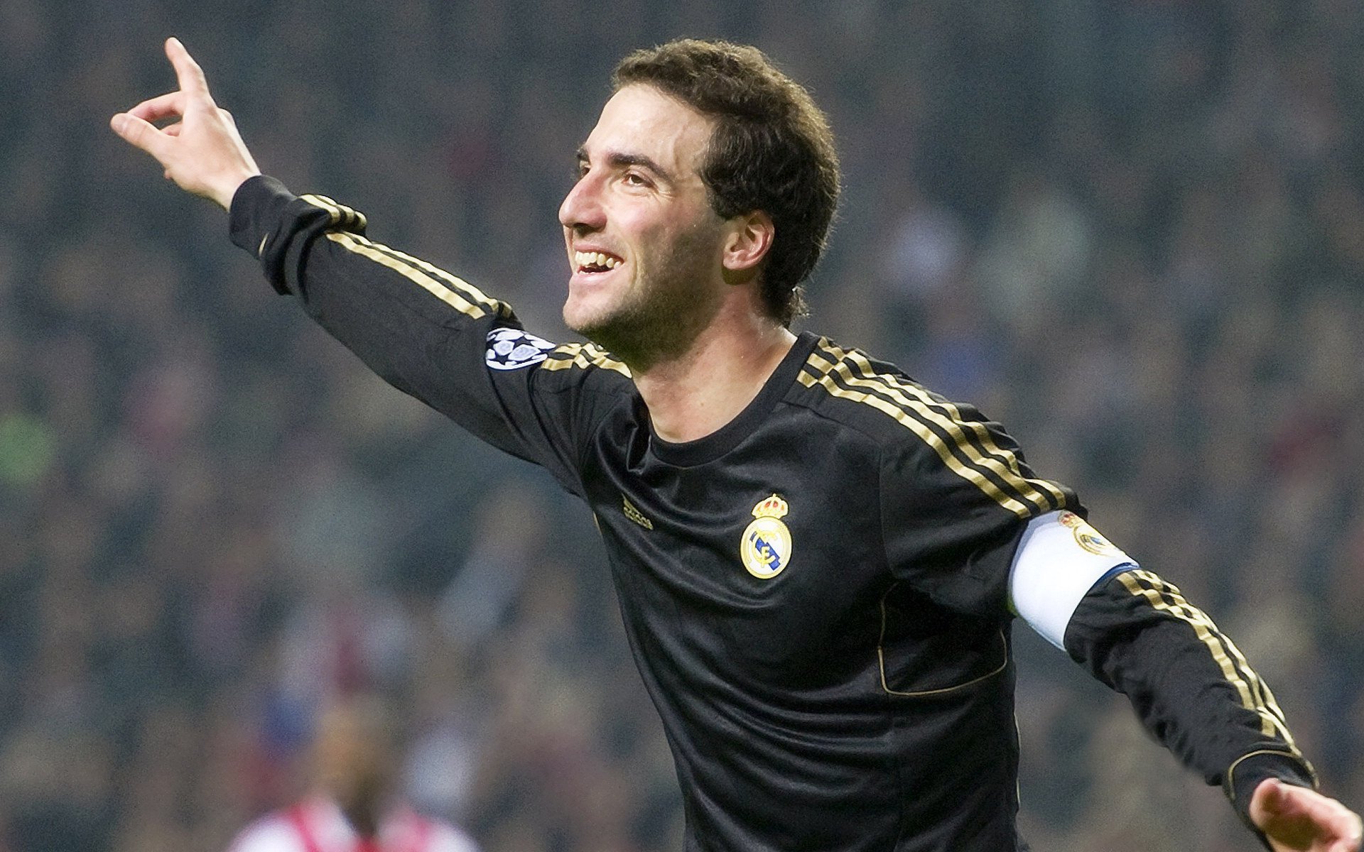 “青少年足球志愿行动在全国范围内展开”，青少年足球协会