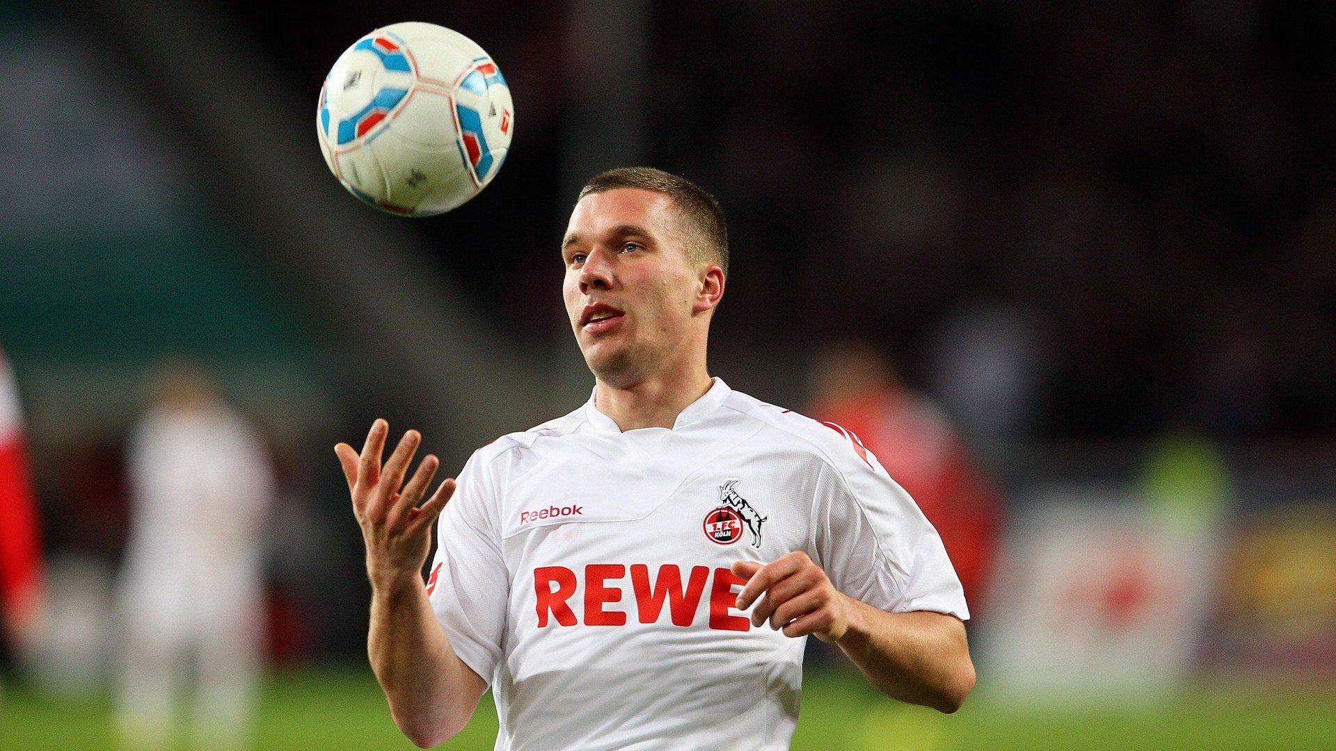 “青少年足球志愿行动在全国范围内展开”，青少年足球协会