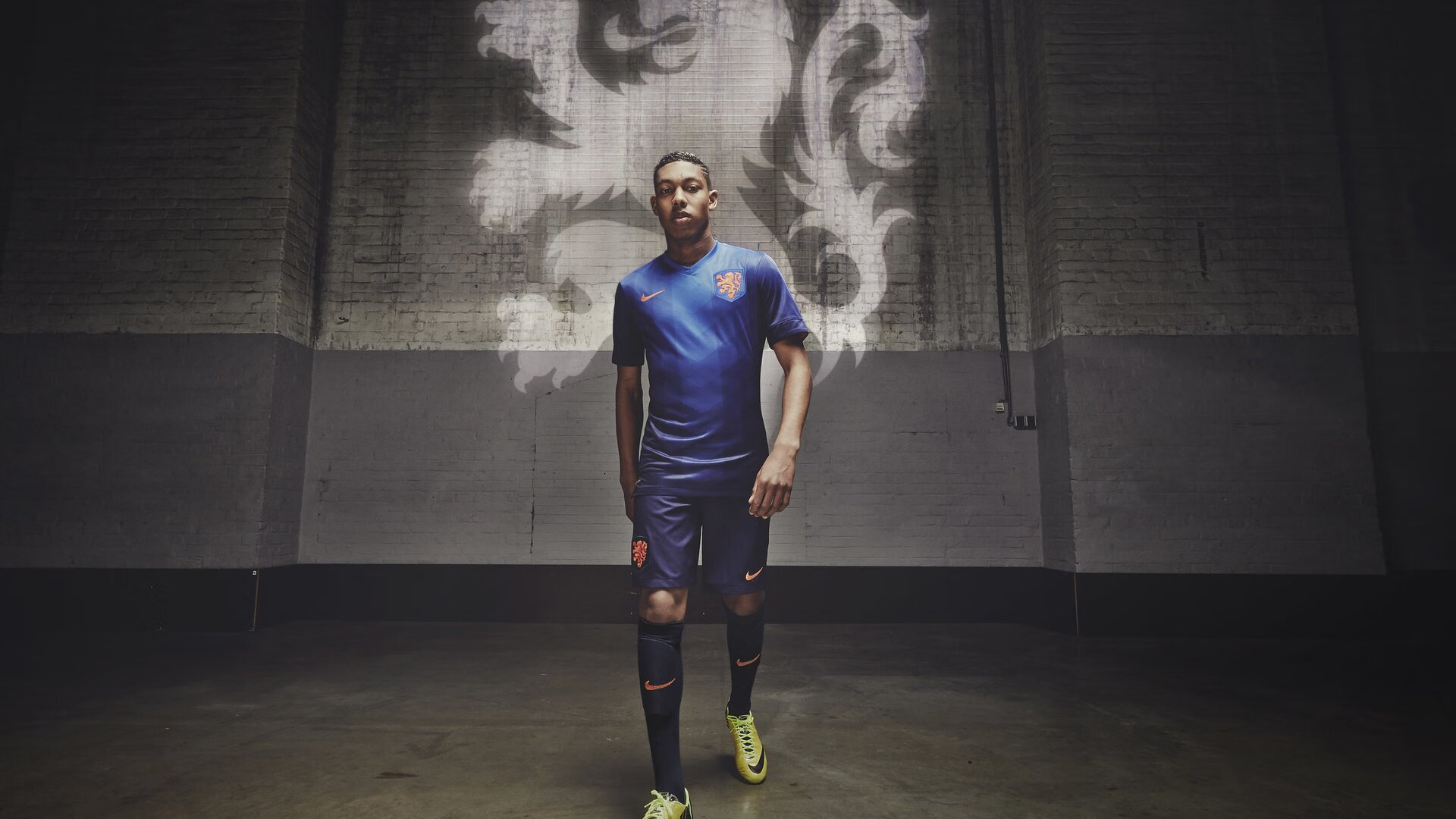 季后赛“黑马”崛起：他们如何一夜爆红？